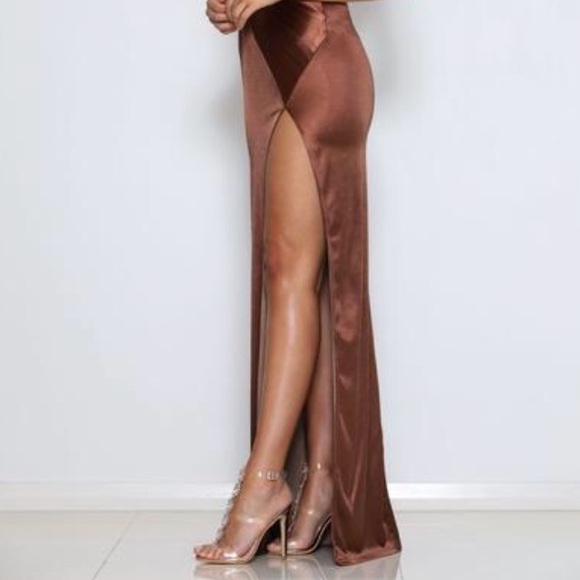 Abyss By Abby Brown Satin Dress - Picture 7 of 8